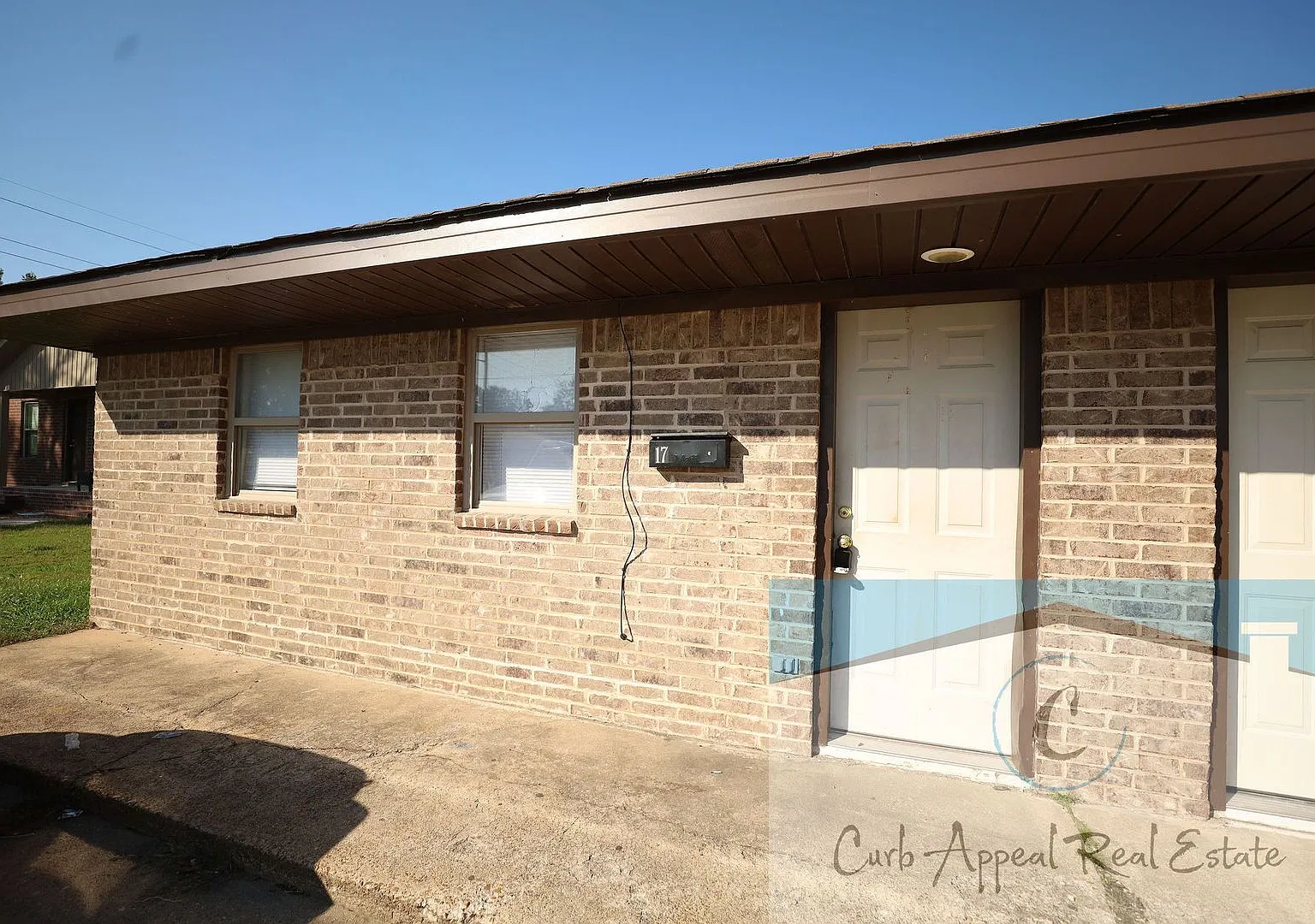 2419 Dudley — Photo 1
