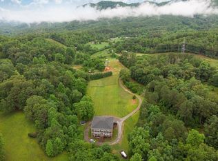 16 McGaha Rd, Franklin, NC 28734