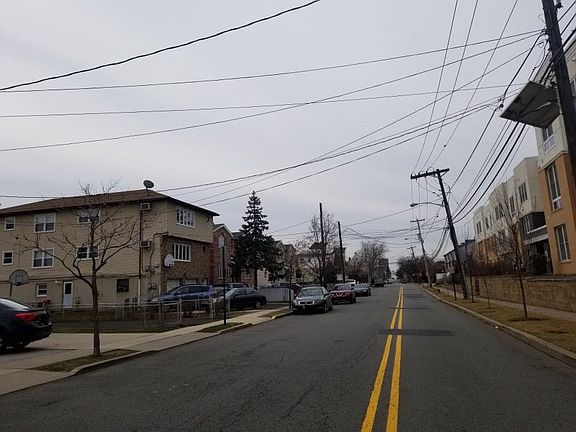 4th image of 758 10th St