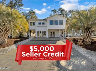 212 NE 35th St, Oak Island, NC 28465