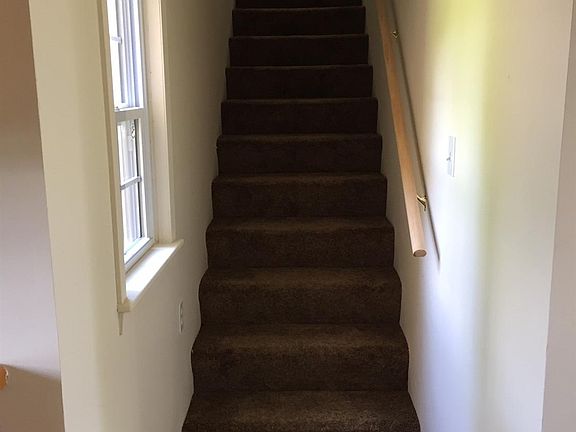 4th image of 136 Rush Ln