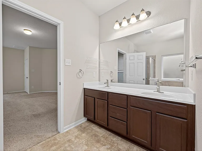 11343 Rossum Creek Dr — Photo 17