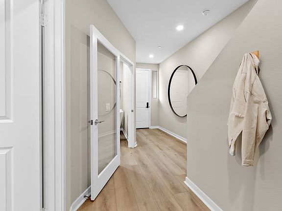VV Plan 4AR Foyer