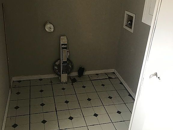 2nd image of 1016 S Jones Ln