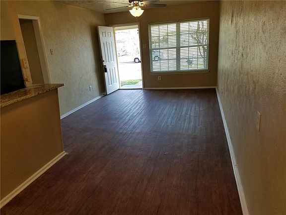 4th image of 2729 Wesleyan Dr