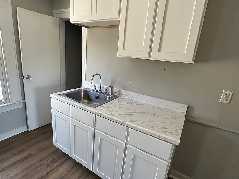 354 Blatchley Ave #2A — Photo 4