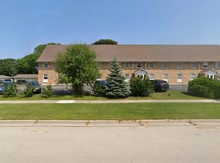 1609 Stonebridge Rd, West Bend, WI 53095