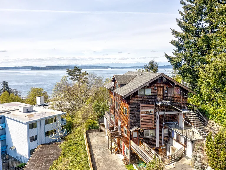 7013 Seaview Ter SW #B — Photo 23