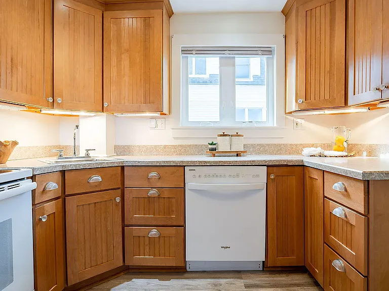 15 Myrtle Ave — Photo 5