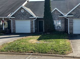 1516 Emerald Pointe Ln, Knoxville, TN 37918