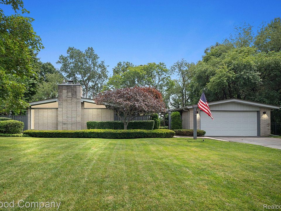 1st image of 2643 Warwick Dr