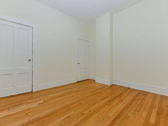 4th image of 458 E 7th St APT 1