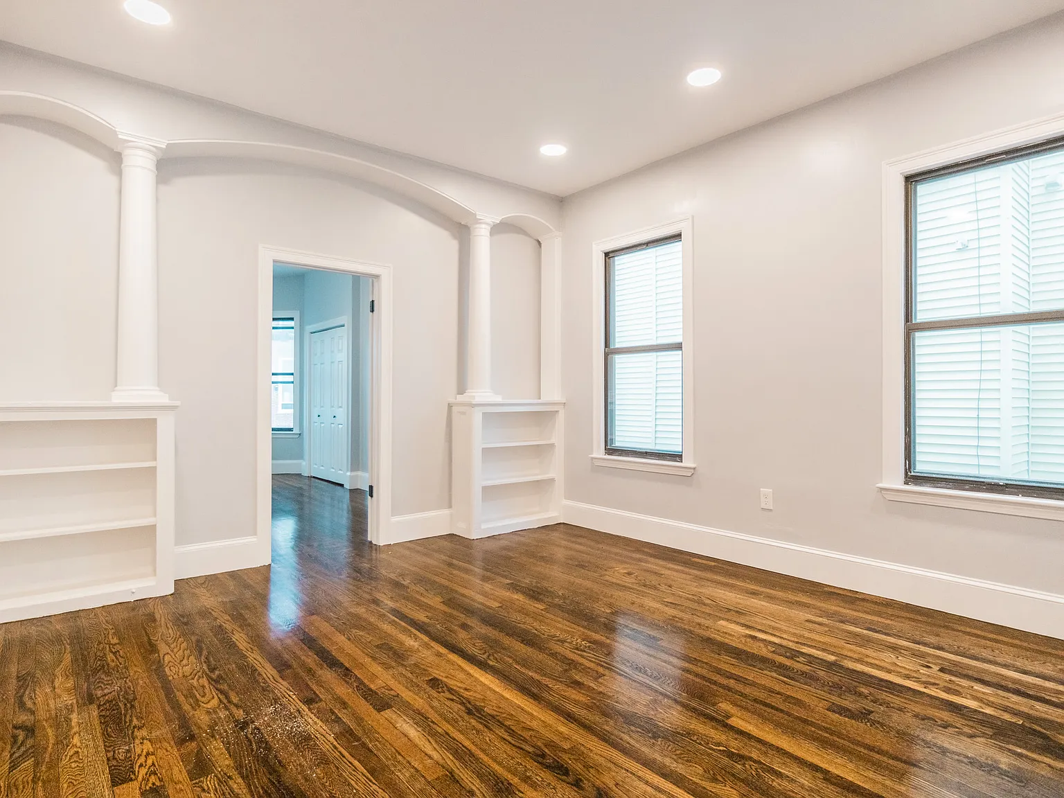 4 bed, 2.0 bath, $4,000 — Photo 3