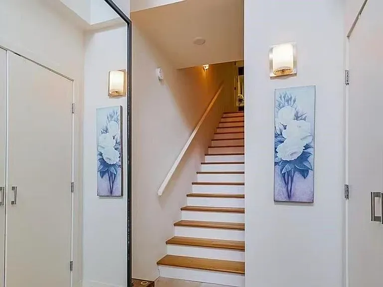 6093 Iona Dr — Photo 3