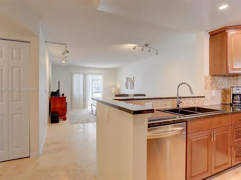 2212 NE 1st Way #101 — Photo 18