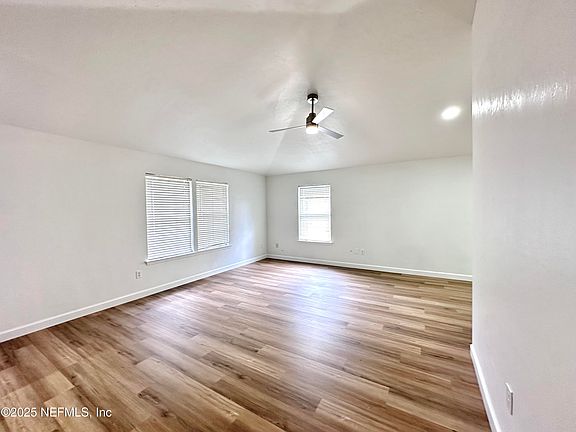 5th image of 3644 NW 25TH Terrace