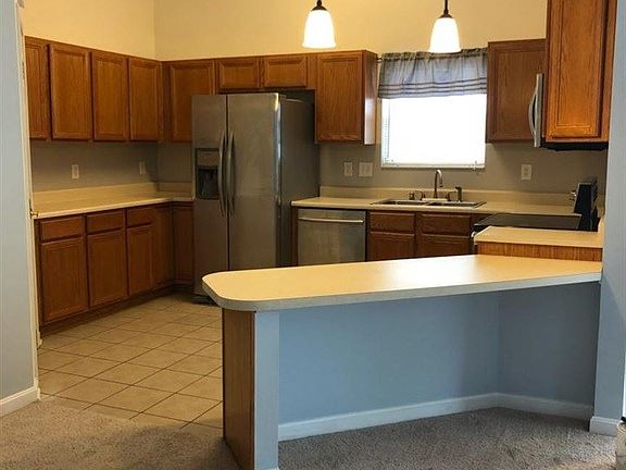 3rd image of 1166 Periwinkle Dr