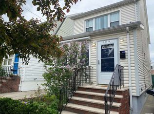 5435 64th St, Maspeth, NY 11378