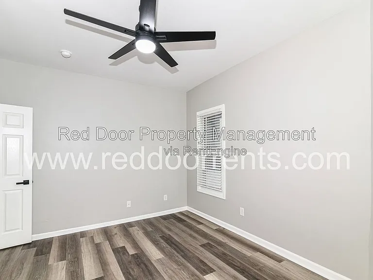 1329 E Market St #2 — Photo 16
