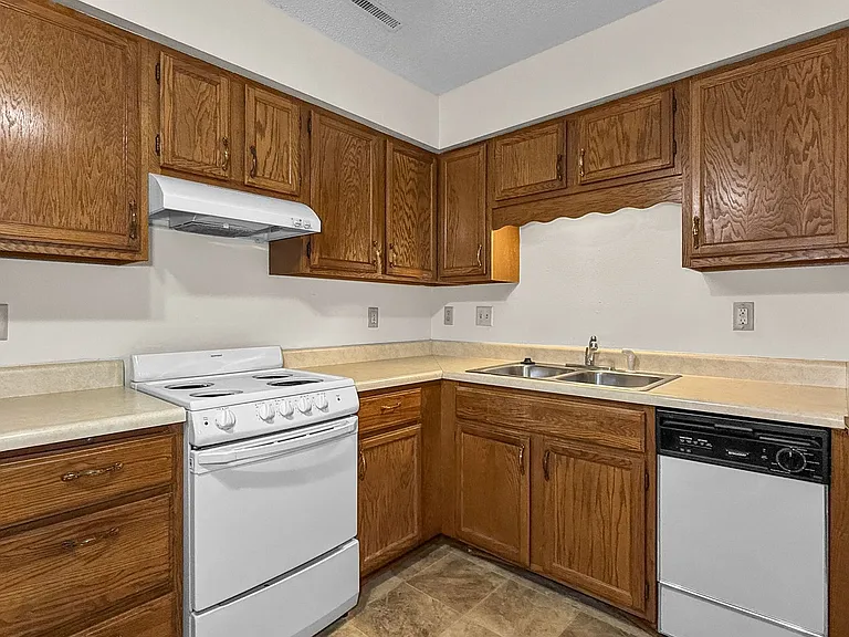 Trailside Apartments — Photo 26