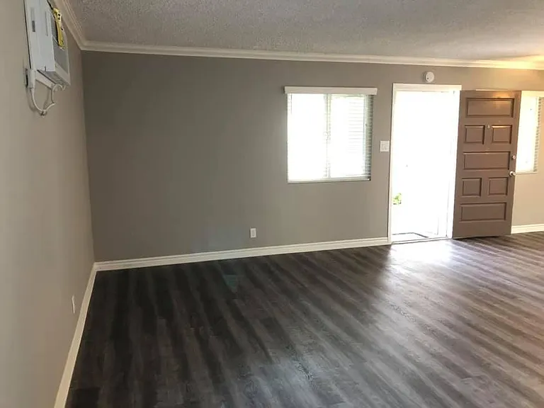 11051 Bloomfield St #D — Photo 11