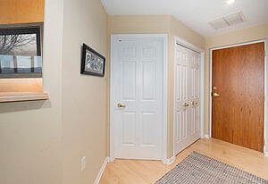 5th image of 2964 Lakeshore Dr Unit E102