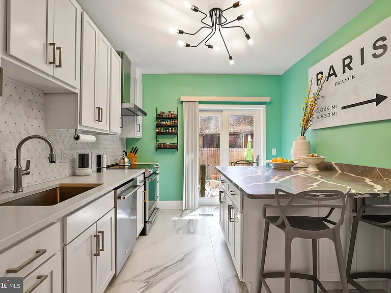 1215 33rd St NW — Photo 10