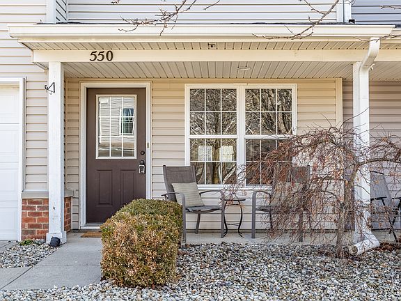 3rd image of 550 Crawford Dr