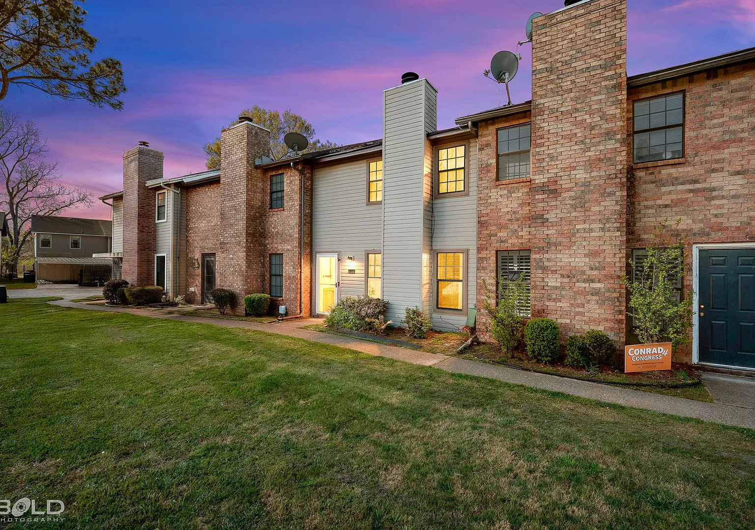 Charming 2-Bedroom Home in Gated Community with Pool & Clubhouse — Photo 1