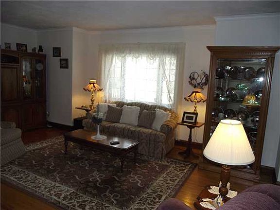 3rd image of 2328 Barrington Dr