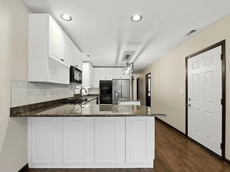 619 N Racine Ave #1 — Photo 16