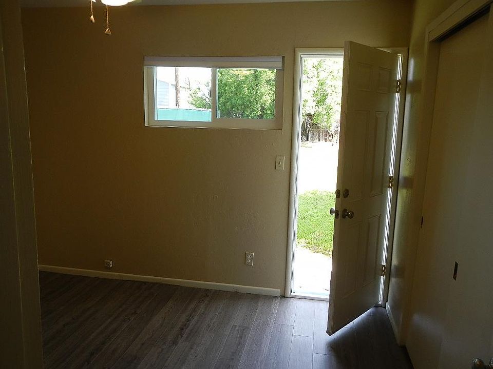 1st image of 1223 N 11th Ave