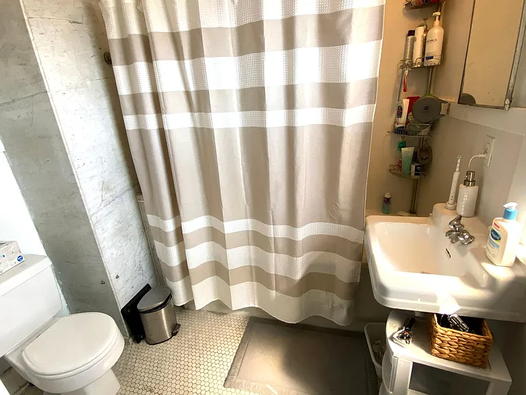 24 Lanark Rd #2 — Photo 8