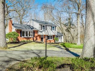 56 W Hills Rd, Ivoryton, CT 06442