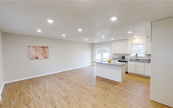 3rd image of 1604 High Dr