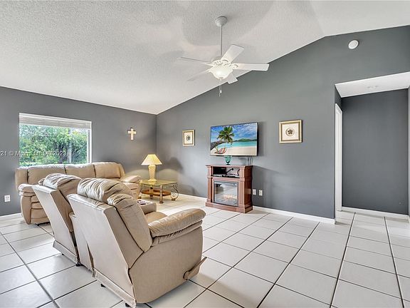 5th image of 2590 SE 7th Pl