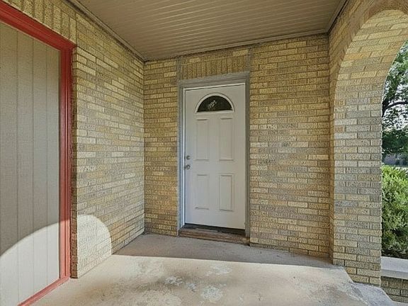 4th image of 2912 W Morton St