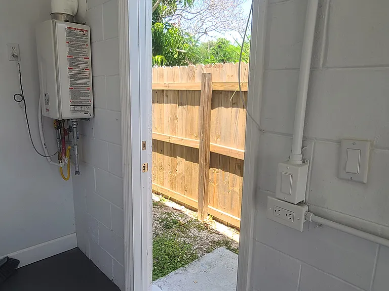 1815 N Banana River Dr — Photo 47