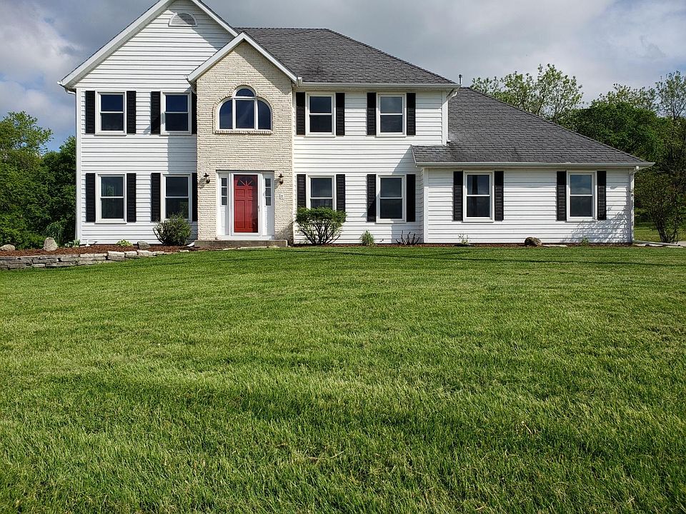 Beautiful 3 Bedroom Colonial