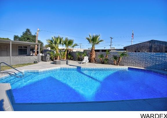 3rd image of 317 N Moonlight Dr