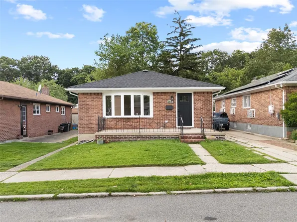 226-07 76 Road, Bayside, NY 11364
