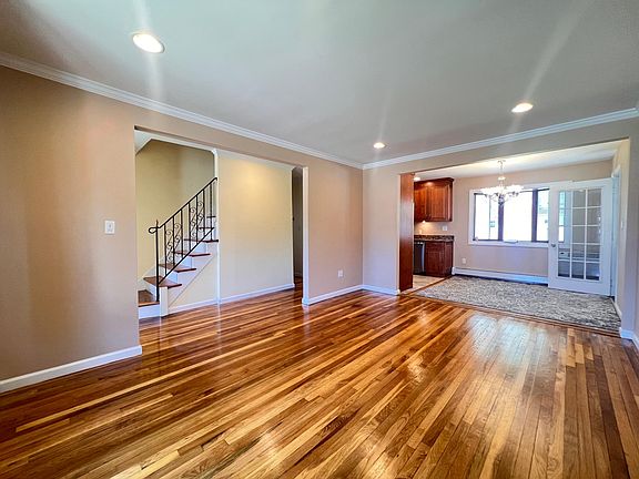 2nd image of 276 Andrew Ave #2