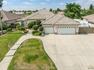 11404 Summit Point Ct, Bakersfield, CA 93312