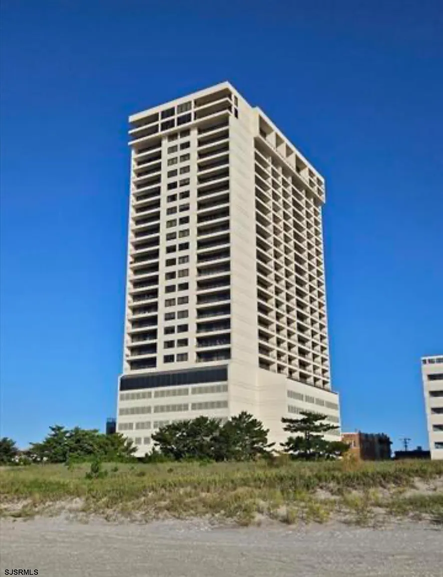 3851 Boardwalk APT 1909 photo 1