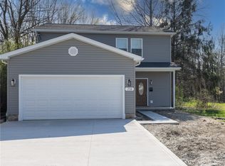 1738 E 298th St, Wickliffe, OH 44092