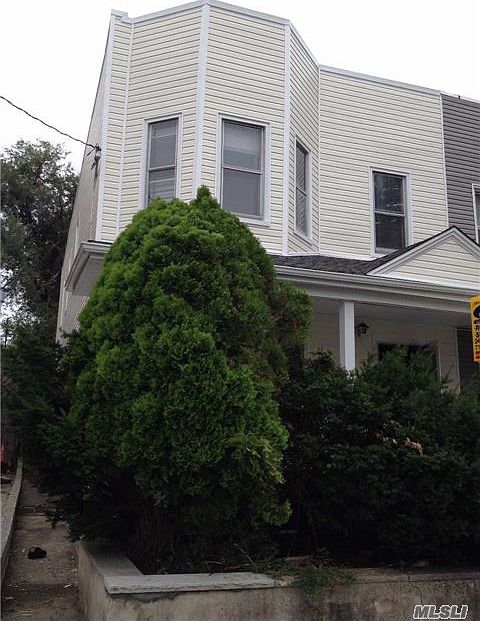 2nd image of 9511 93rd St