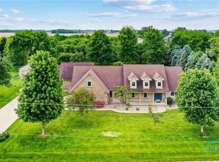 9915 E Gypsy Lane Rd, Bowling Green, OH 43402