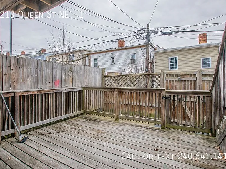 1213 Queen St NE #1 — Photo 16