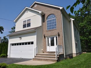 6 North St, Old Bridge, NJ 08857