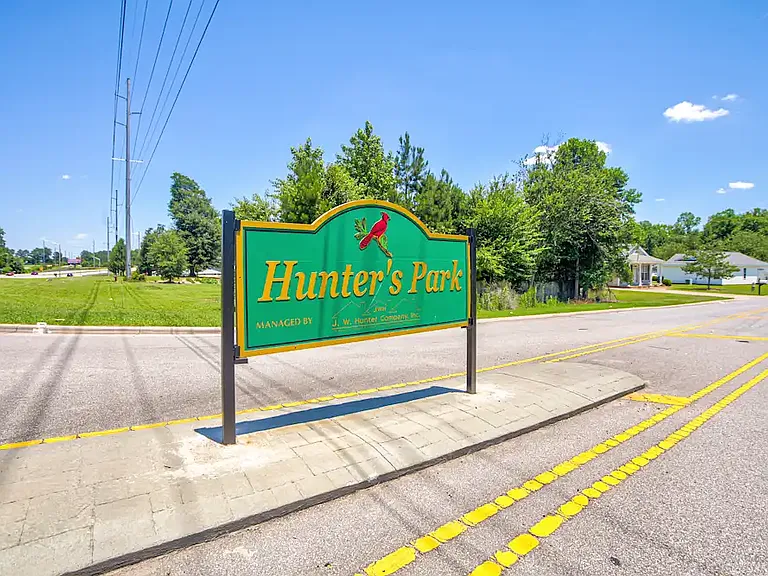 Hunter's Park Apartments — Photo 1